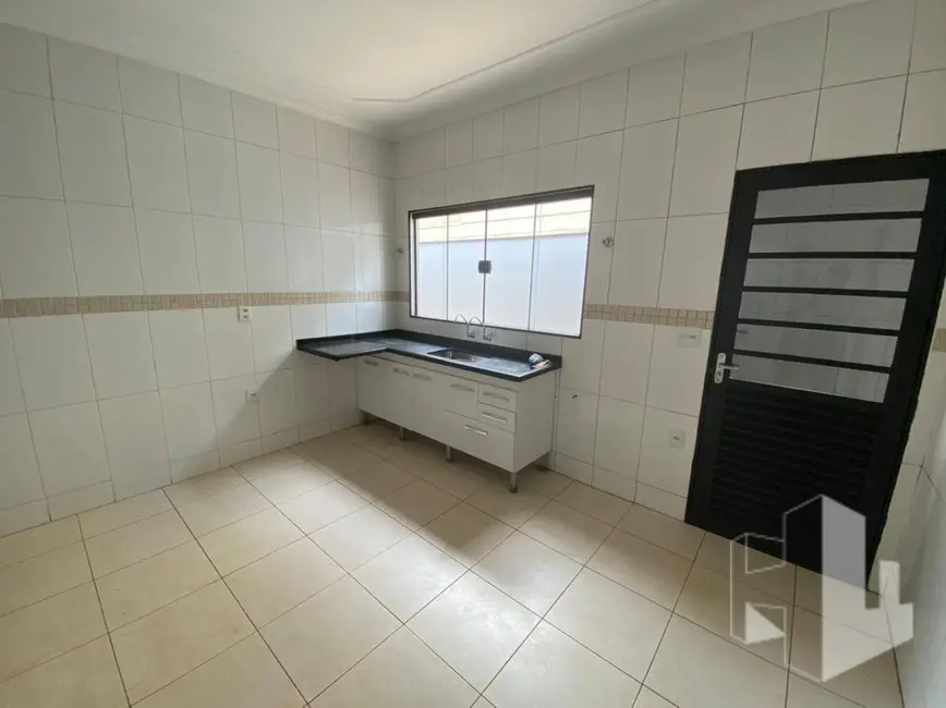 Casa com 3 quartos à venda e para alugar, 250m2 em Jardim Dona Emília, Jau - SP - imagem 9 Foto 9 de Casa com 3 quartos à venda e para alugar, 250m2 em Jardim Dona Emília, Jau - SP