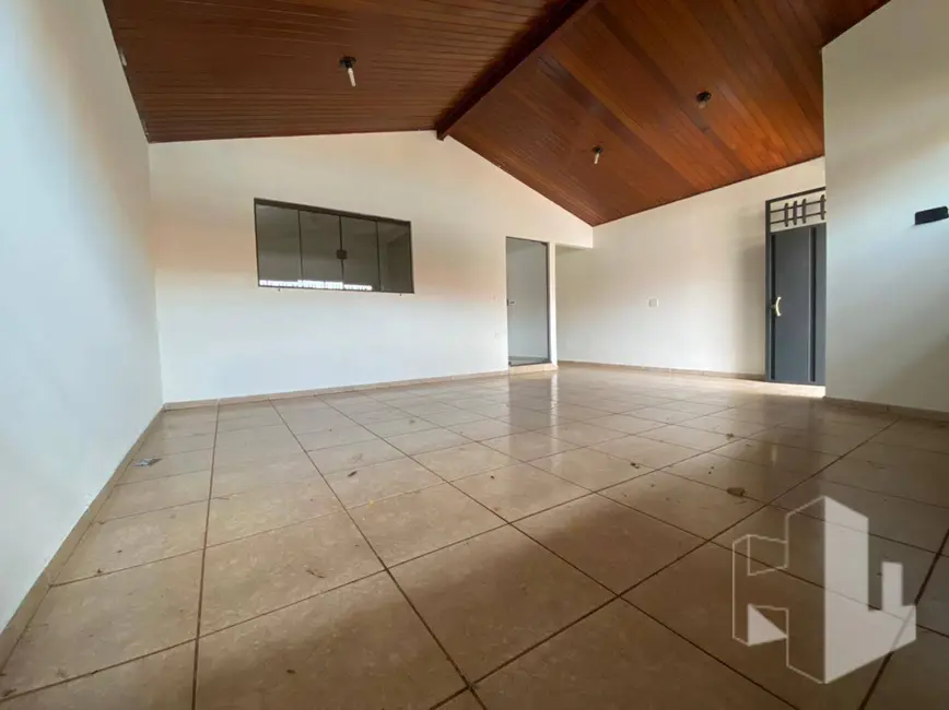 Casa com 3 quartos à venda e para alugar, 250m2 em Jardim Dona Emília, Jau - SP - imagem 1 Foto 1 de Casa com 3 quartos à venda e para alugar, 250m2 em Jardim Dona Emília, Jau - SP
