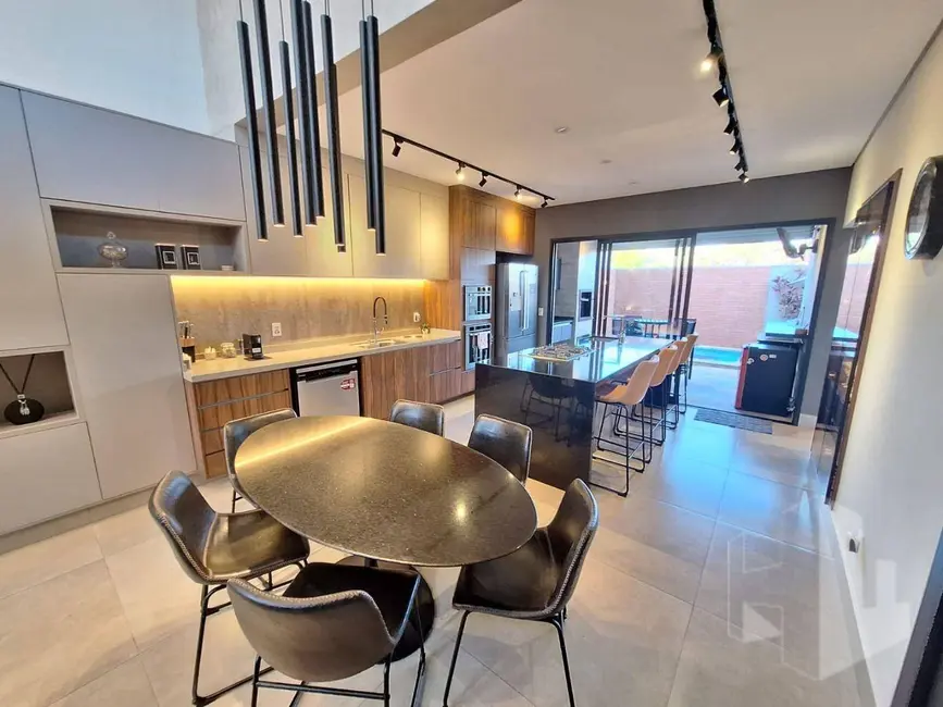 Foto 9 de Casa com 3 quartos à venda e para alugar, 250m2 em Jardim Antonina, Jau - SP