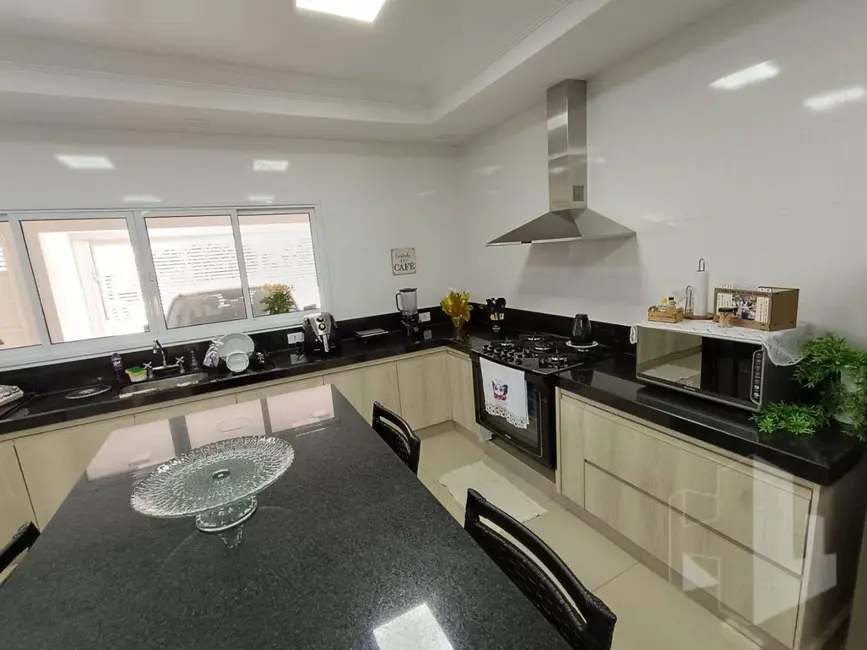 Foto 9 de Casa com 2 quartos à venda, 442m2 em Chácara Peccioli, Jau - SP