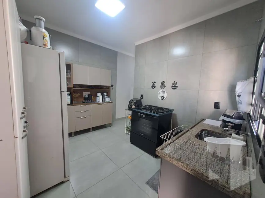 Casa com 2 quartos à venda, 140m2 em Jardim Orlando Chesini Ometto II, Jau - SP - imagem 4 Foto 4 de Casa com 2 quartos à venda, 140m2 em Jardim Orlando Chesini Ometto II, Jau - SP