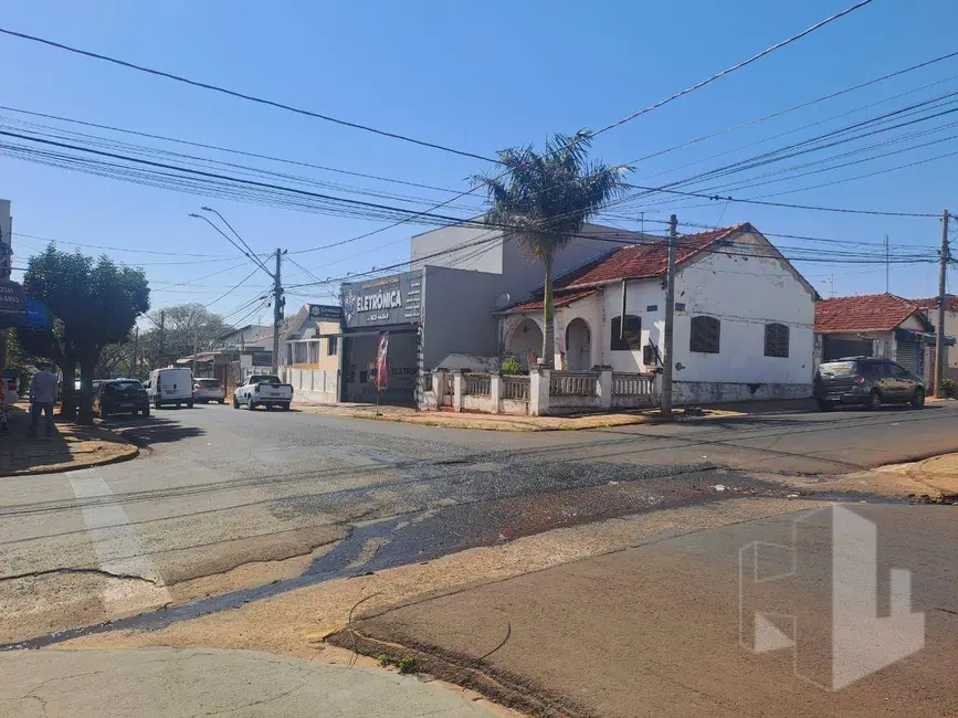 Casa com 2 quartos à venda, 200m2 em Centro, Jau - SP - imagem 2 Foto 2 de Casa com 2 quartos à venda, 200m2 em Centro, Jau - SP