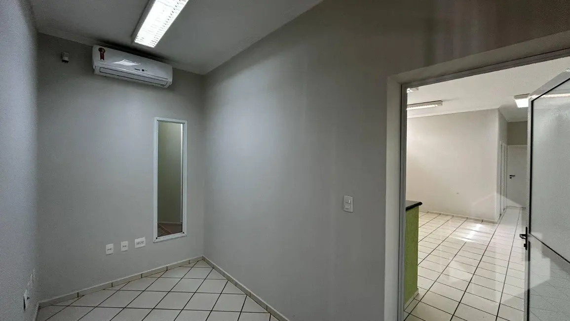 Foto 2 de Sala Comercial à venda, 211m2 em Vila Assis, Jau - SP