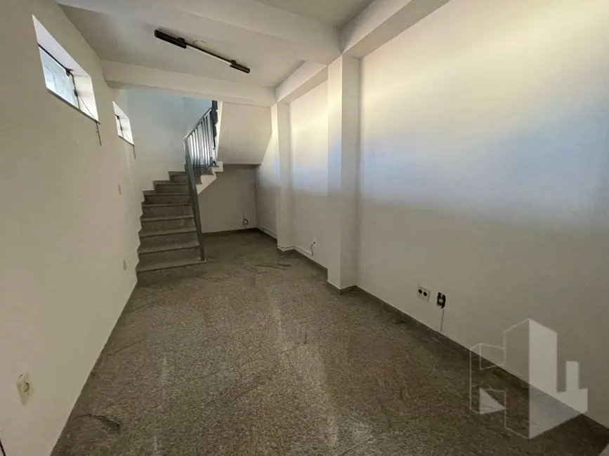 Foto 2 de Armazém / Galpão para alugar, 720m2 em Jardim Ferreira Dias, Jau - SP