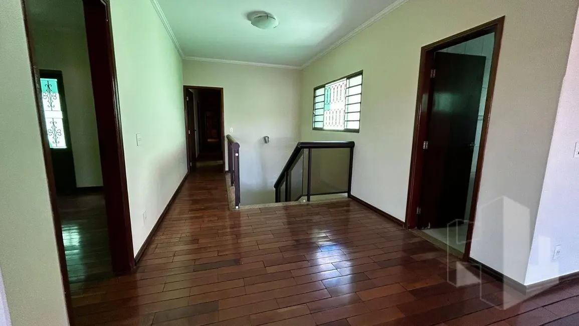 Foto 3 de Casa com 4 quartos para alugar, 371m2 em Centro, Jau - SP