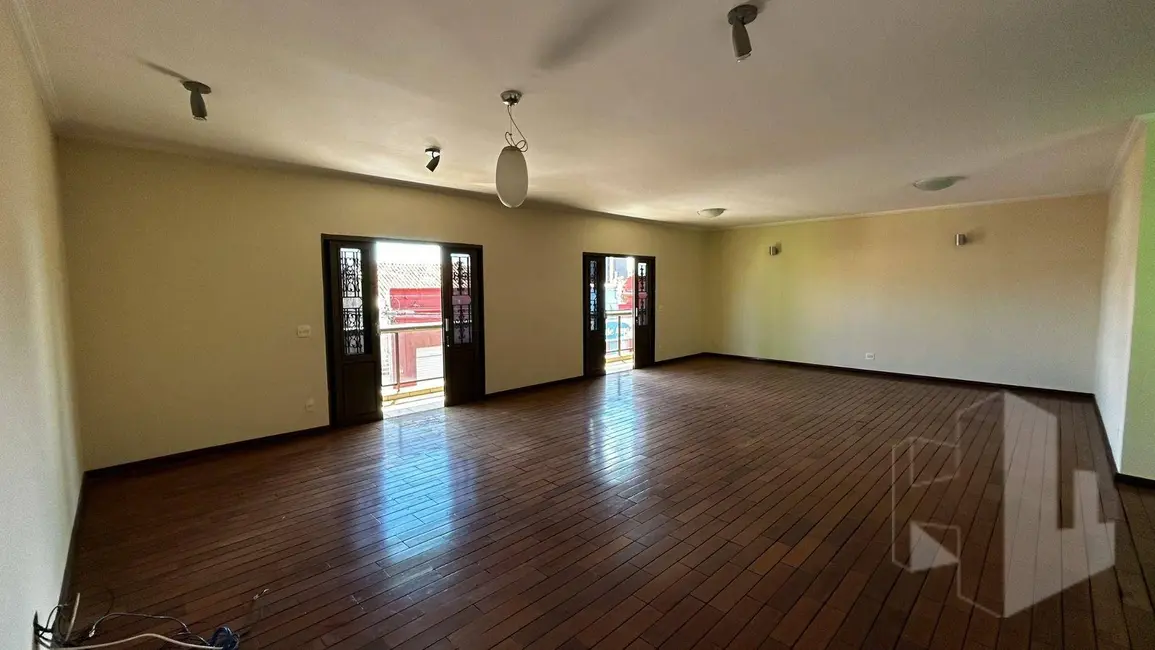 Foto 1 de Casa com 4 quartos para alugar, 371m2 em Centro, Jau - SP