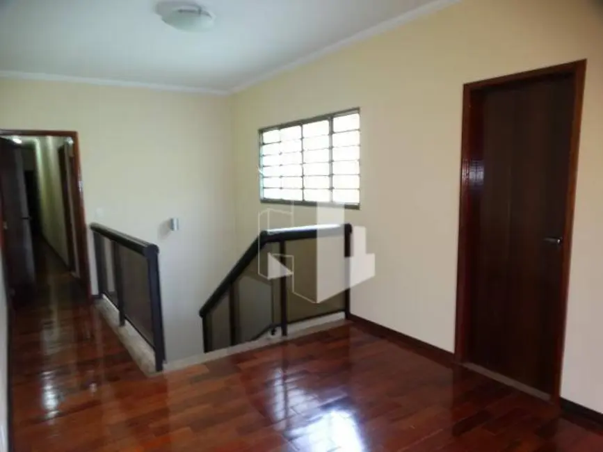 Foto 2 de Casa com 4 quartos para alugar em Centro, Jau - SP