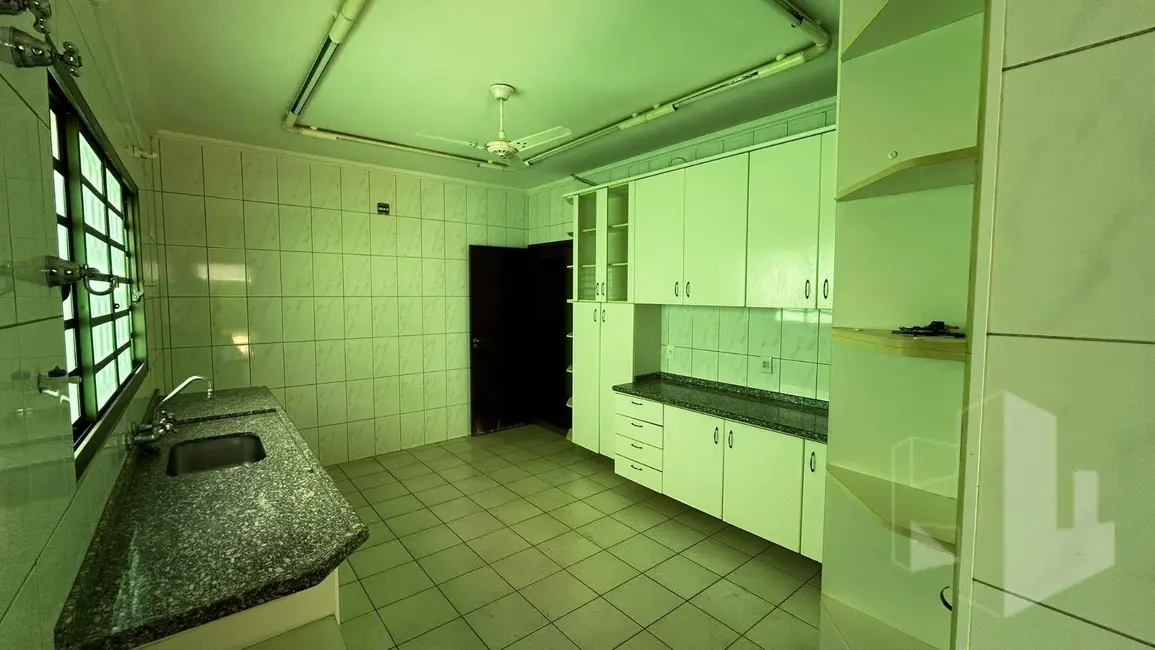 Foto 8 de Casa com 4 quartos para alugar, 371m2 em Centro, Jau - SP