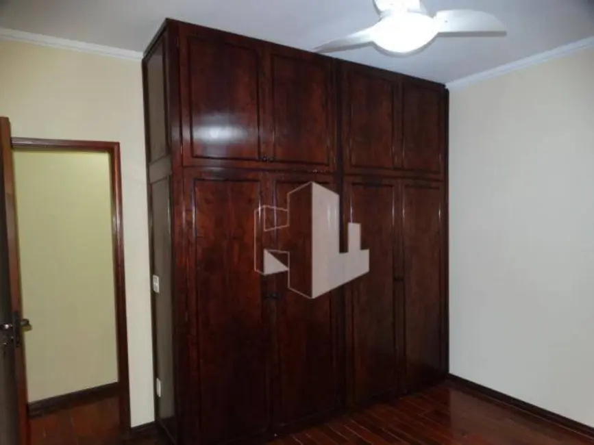 Foto 4 de Casa com 4 quartos para alugar em Centro, Jau - SP
