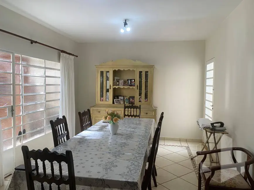 Foto 2 de Casa com 3 quartos à venda, 336m2 em Vila Brasil, Jau - SP