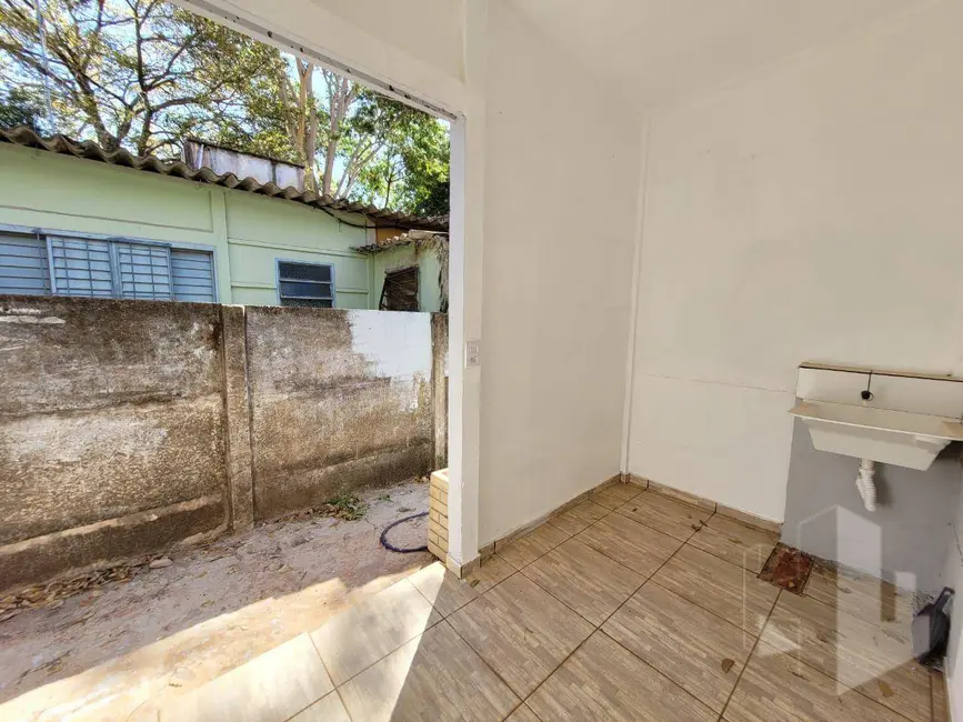 Foto 6 de Casa com 2 quartos para alugar, 200m2 em Jau - SP