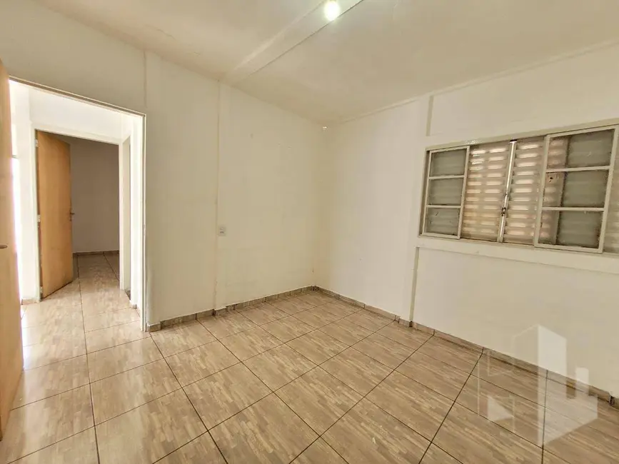 Foto 9 de Casa com 2 quartos para alugar, 200m2 em Jau - SP