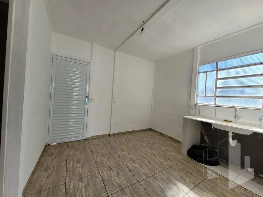 Foto 3 de Casa com 2 quartos para alugar, 200m2 em Jau - SP