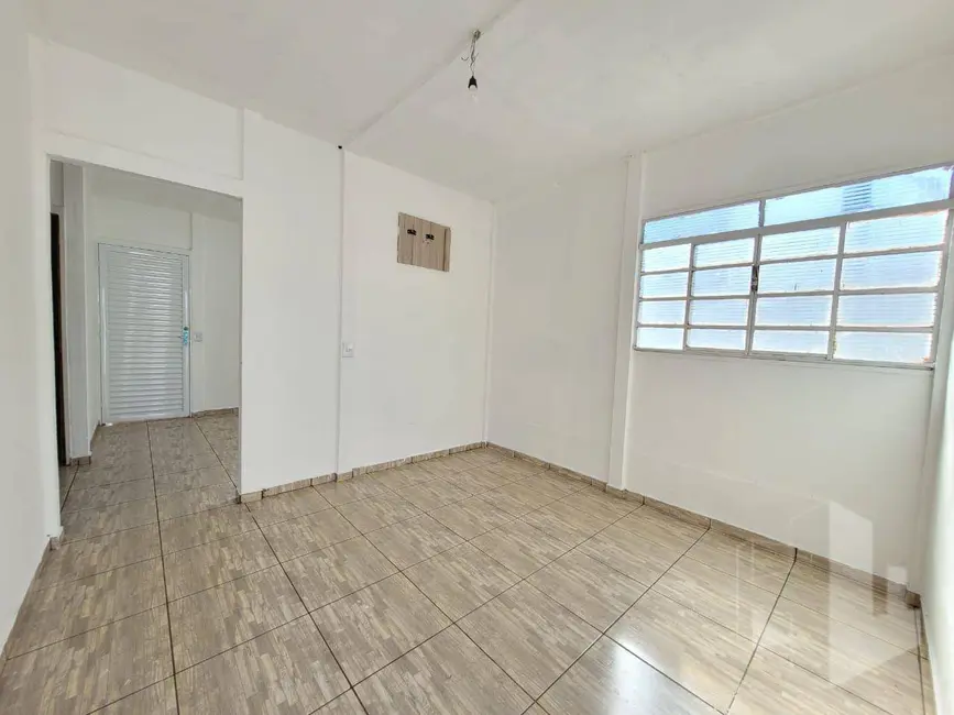 Foto 1 de Casa com 2 quartos para alugar, 200m2 em Jau - SP