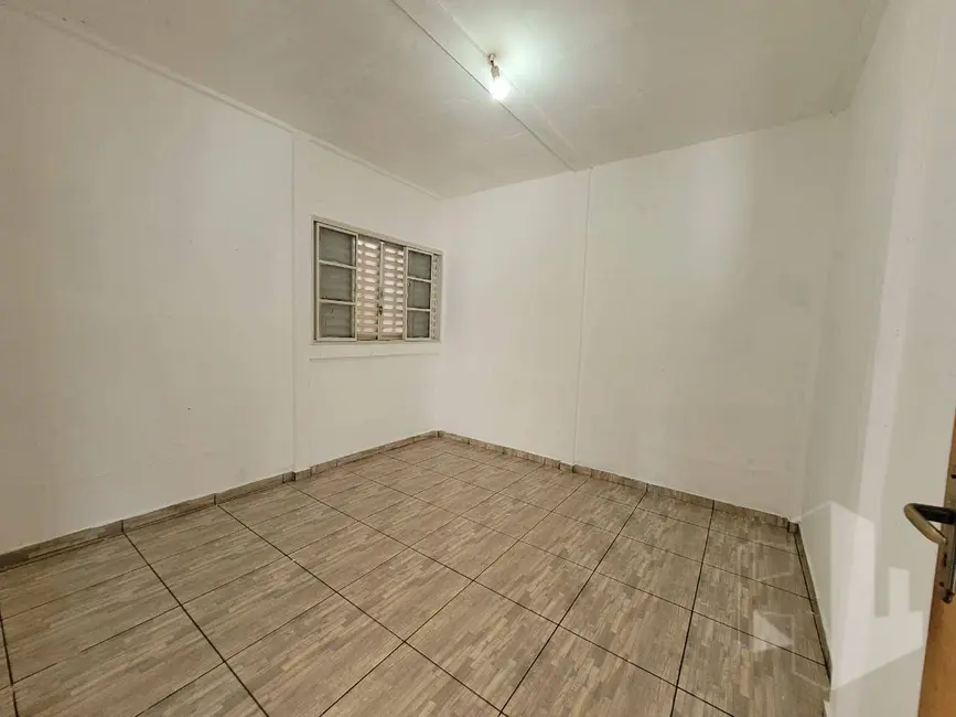 Foto 8 de Casa com 2 quartos para alugar, 200m2 em Jau - SP