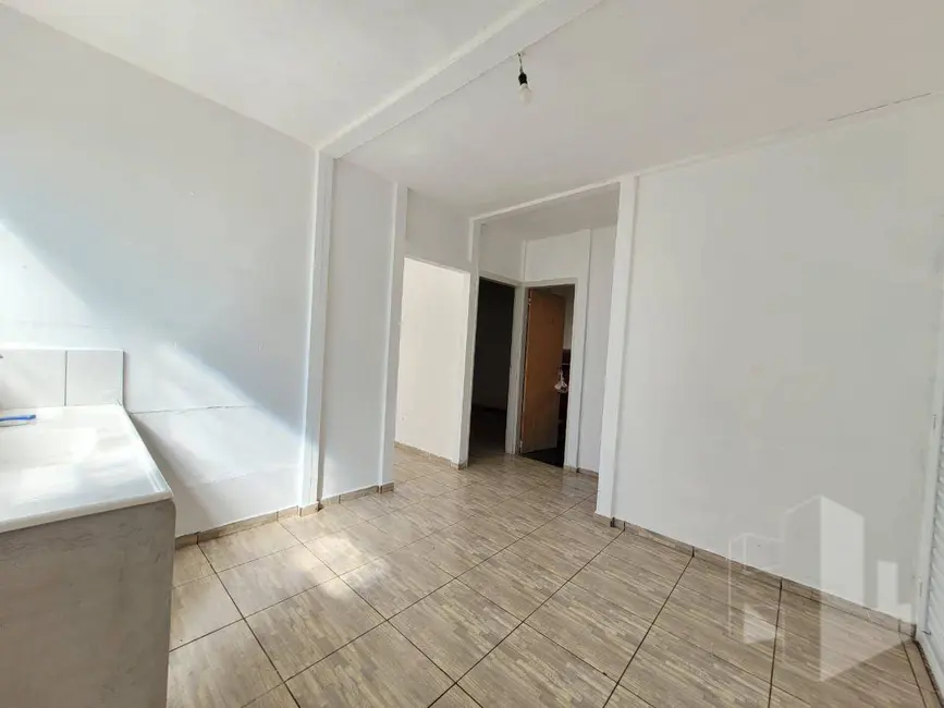 Foto 4 de Casa com 2 quartos para alugar, 200m2 em Jau - SP