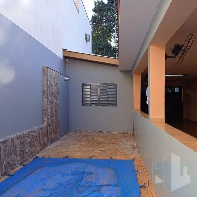 Foto 1 de Casa com 2 quartos à venda, 220m2 em Chácara Flora, Jau - SP