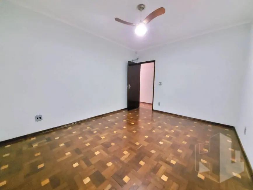 Foto 9 de Casa com 3 quartos para alugar, 210m2 em Jardim Estádio, Jau - SP