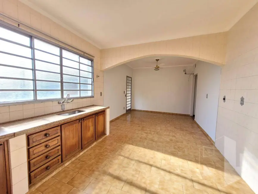 Foto 2 de Casa com 3 quartos para alugar, 210m2 em Jardim Estádio, Jau - SP