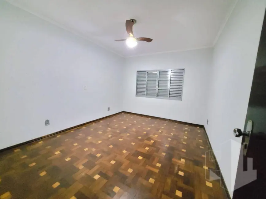 Foto 8 de Casa com 3 quartos para alugar, 210m2 em Jardim Estádio, Jau - SP