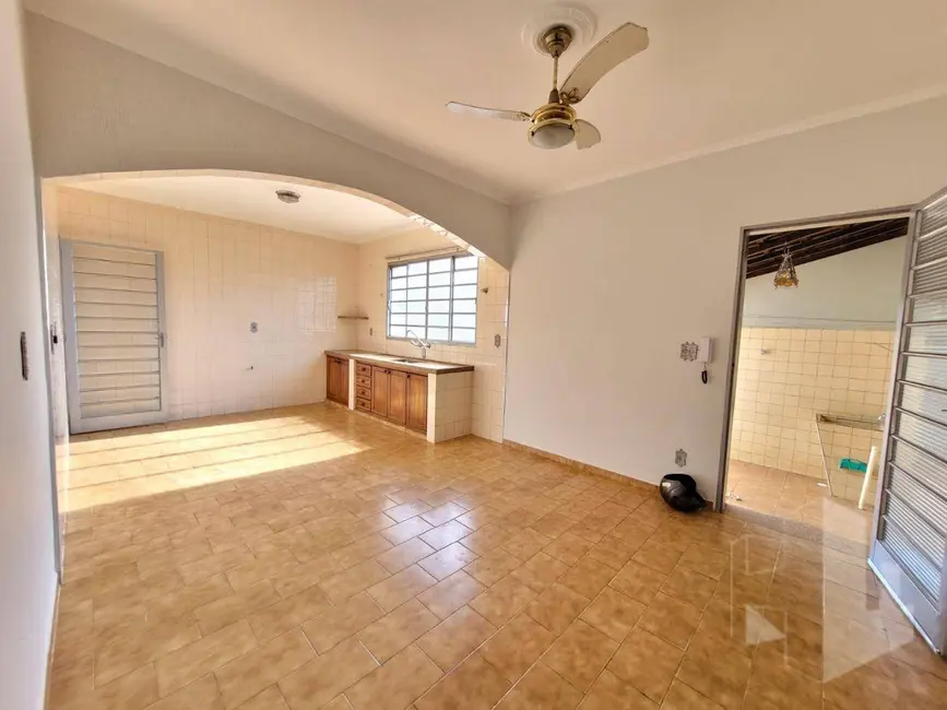 Foto 1 de Casa com 3 quartos para alugar, 210m2 em Jardim Estádio, Jau - SP