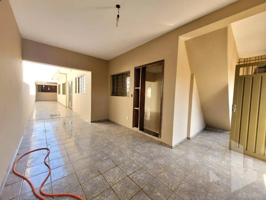 Foto 3 de Casa com 5 quartos à venda e para alugar, 250m2 em Jardim Sanzovo, Jau - SP