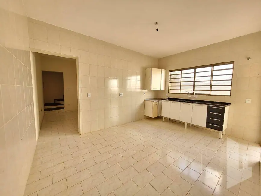 Foto 6 de Casa com 5 quartos à venda e para alugar, 250m2 em Jardim Sanzovo, Jau - SP