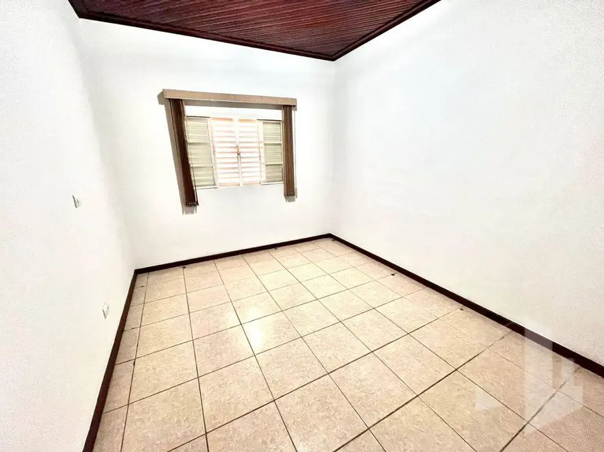 Foto 3 de Casa com 3 quartos para alugar, 160m2 em Vila Nova, Jau - SP