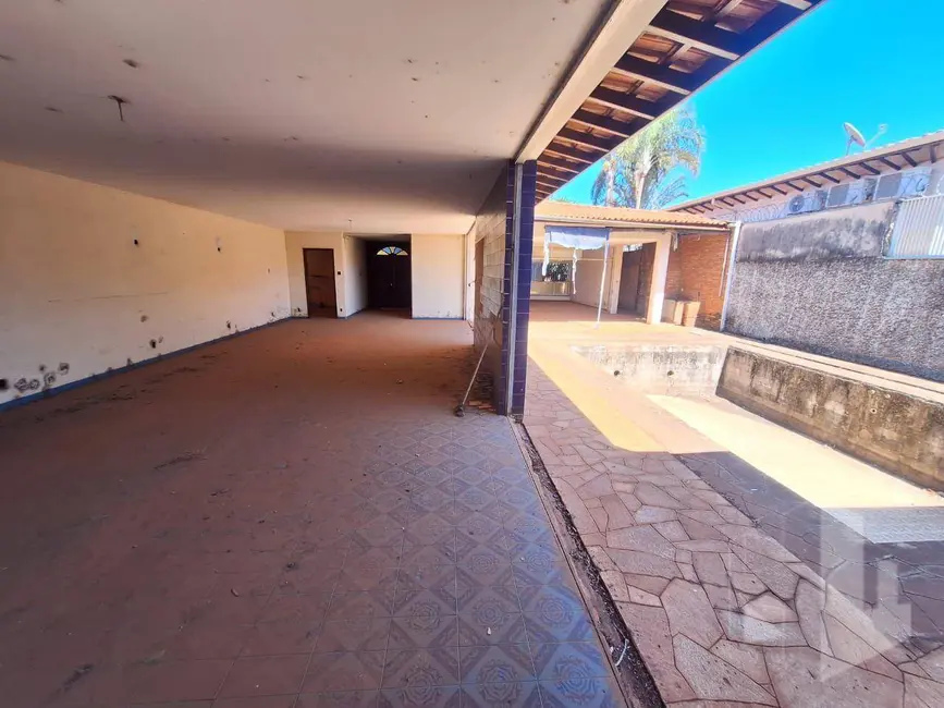 Foto 1 de Casa com 4 quartos à venda, 800m2 em Chácara Braz Miraglia, Jau - SP