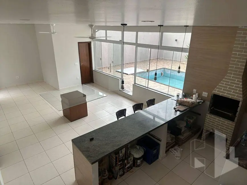 Foto 3 de Casa com 3 quartos à venda, 250m2 em Jardim Pires de Campos, Jau - SP