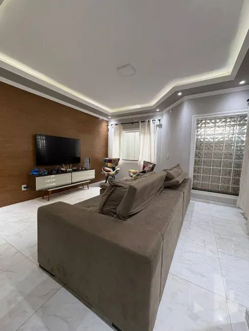 Casa com 3 quartos à venda, 200m2 em Jardim Bela Vista, Jau - SP - imagem 3 Foto 3 de Casa com 3 quartos à venda, 200m2 em Jardim Bela Vista, Jau - SP