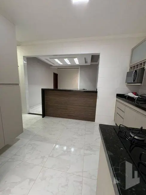 Casa com 3 quartos à venda, 200m2 em Jardim Bela Vista, Jau - SP - imagem 6 Foto 6 de Casa com 3 quartos à venda, 200m2 em Jardim Bela Vista, Jau - SP
