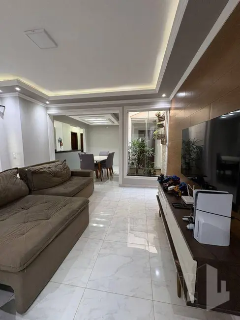 Casa com 3 quartos à venda, 200m2 em Jardim Bela Vista, Jau - SP - imagem 2 Foto 2 de Casa com 3 quartos à venda, 200m2 em Jardim Bela Vista, Jau - SP