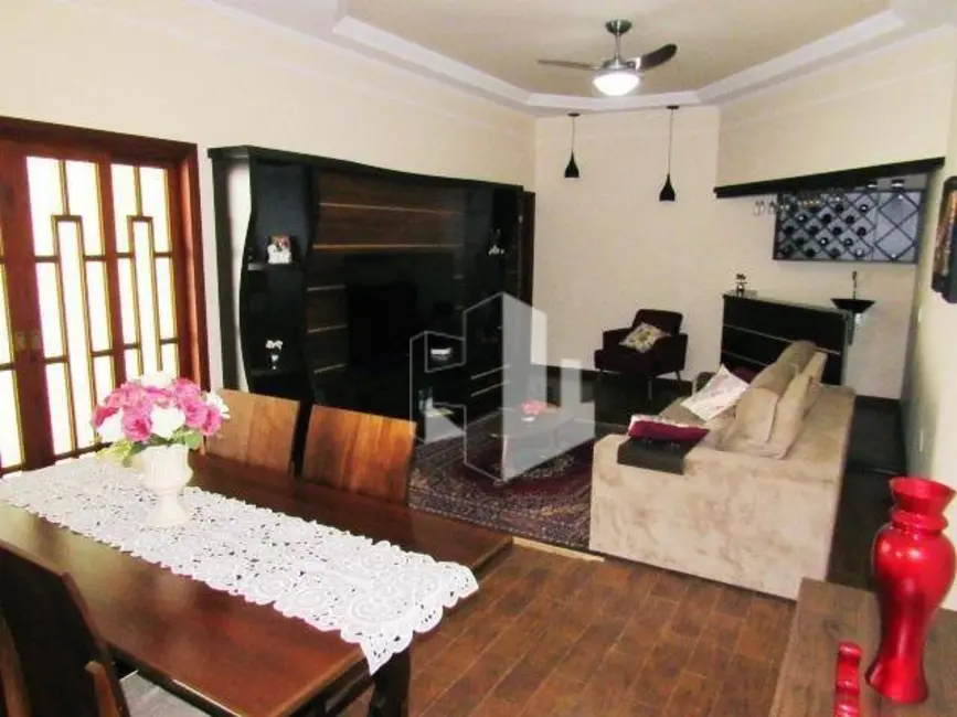 Casa com 2 quartos à venda, 332m2 em Jardim Parati, Jau - SP - imagem 2 Foto 2 de Casa com 2 quartos à venda, 332m2 em Jardim Parati, Jau - SP