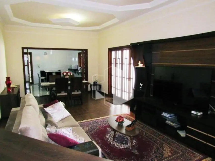 Casa com 2 quartos à venda, 332m2 em Jardim Parati, Jau - SP - imagem 3 Foto 3 de Casa com 2 quartos à venda, 332m2 em Jardim Parati, Jau - SP