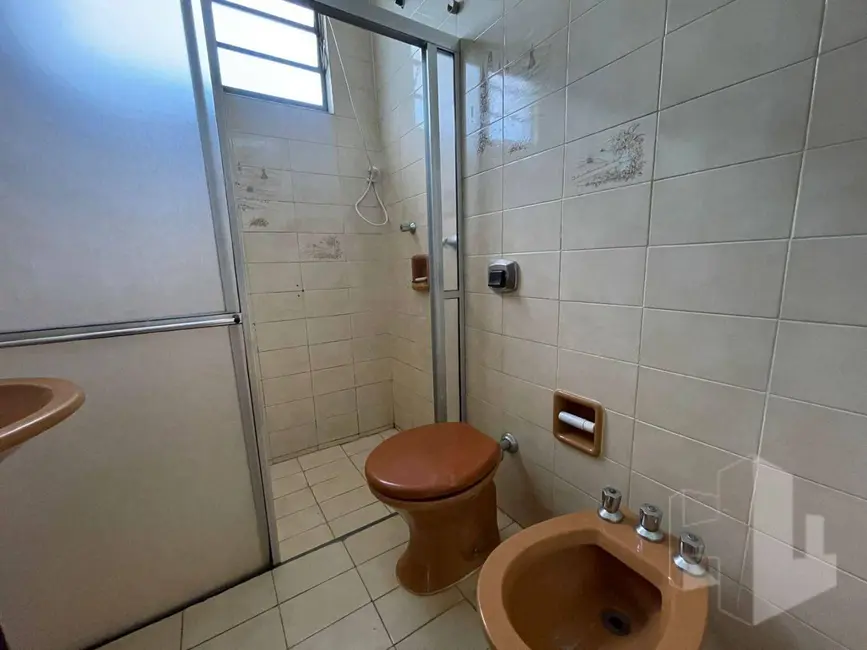 Foto 6 de Casa com 3 quartos para alugar, 250m2 em Jardim Ferreira Dias, Jau - SP