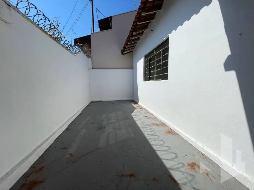 Foto 3 de Casa com 3 quartos para alugar, 250m2 em Jardim Ferreira Dias, Jau - SP