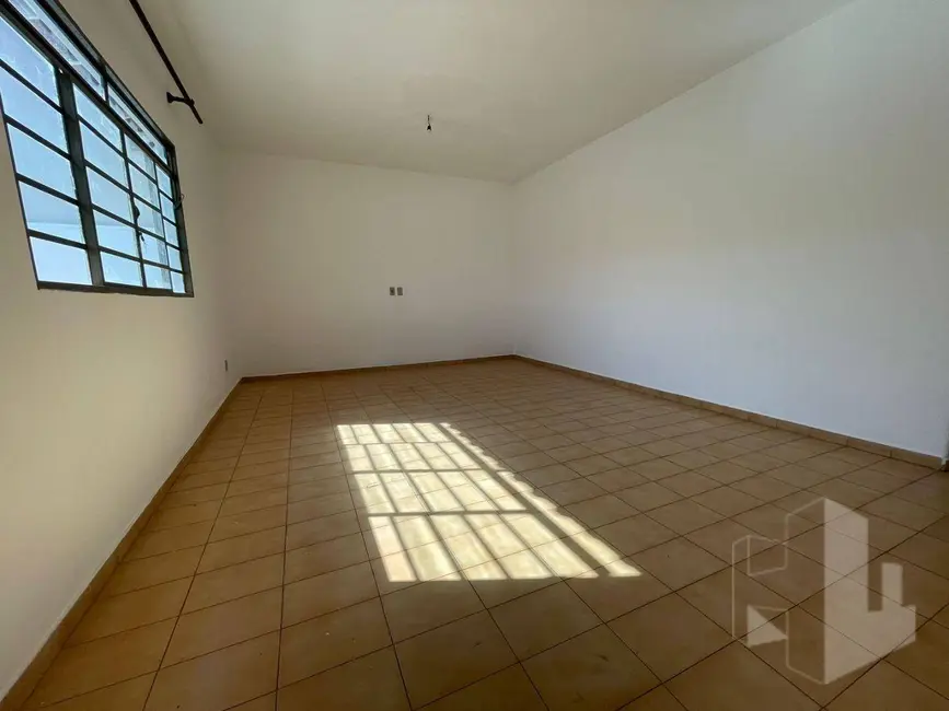 Foto 1 de Casa com 3 quartos para alugar, 250m2 em Jardim Ferreira Dias, Jau - SP