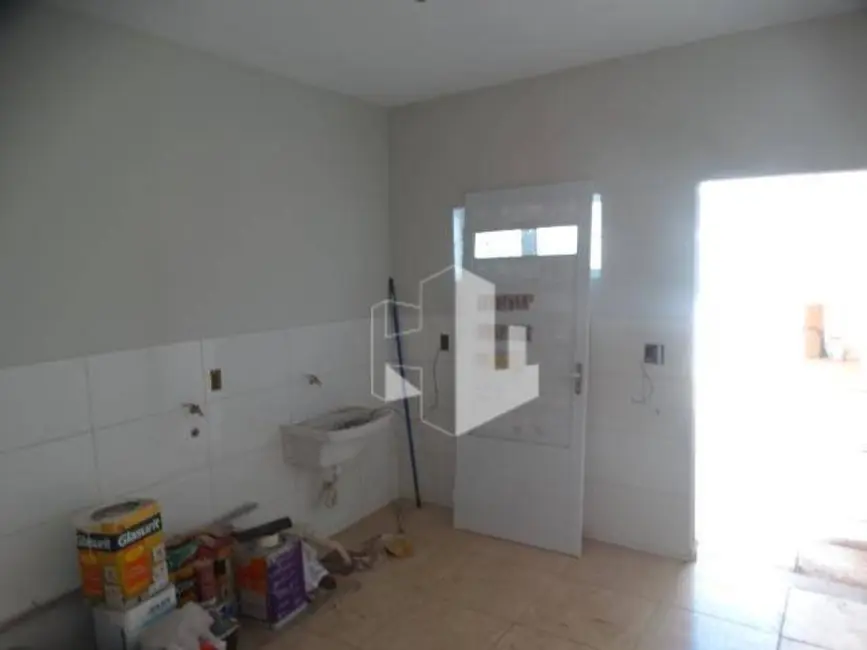 Foto 3 de Casa com 2 quartos para alugar, 140m2 em Jardim Cila de Lúcio Bauab, Jau - SP
