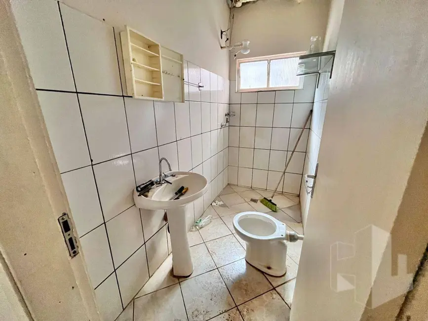 Foto 6 de Casa com 3 quartos à venda e para alugar, 200m2 em Jardim Cila de Lúcio Bauab, Jau - SP