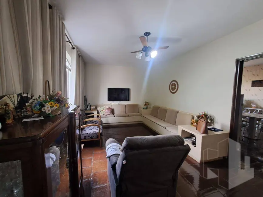 Casa com 3 quartos à venda, 358m2 em Centro, Jau - SP - imagem 2 Foto 2 de Casa com 3 quartos à venda, 358m2 em Centro, Jau - SP