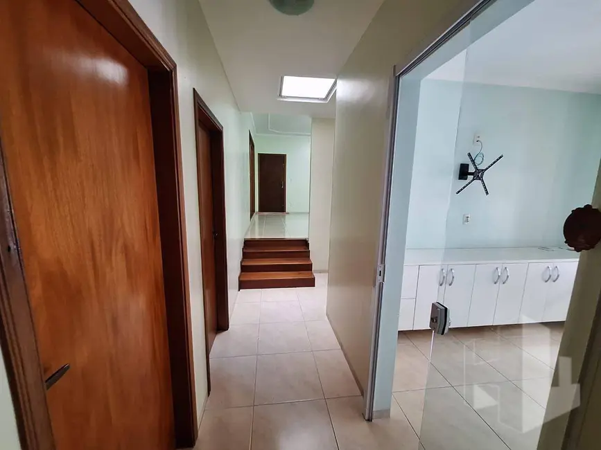 Foto 9 de Casa com 3 quartos à venda, 283m2 em Vila Nova Brasil, Jau - SP