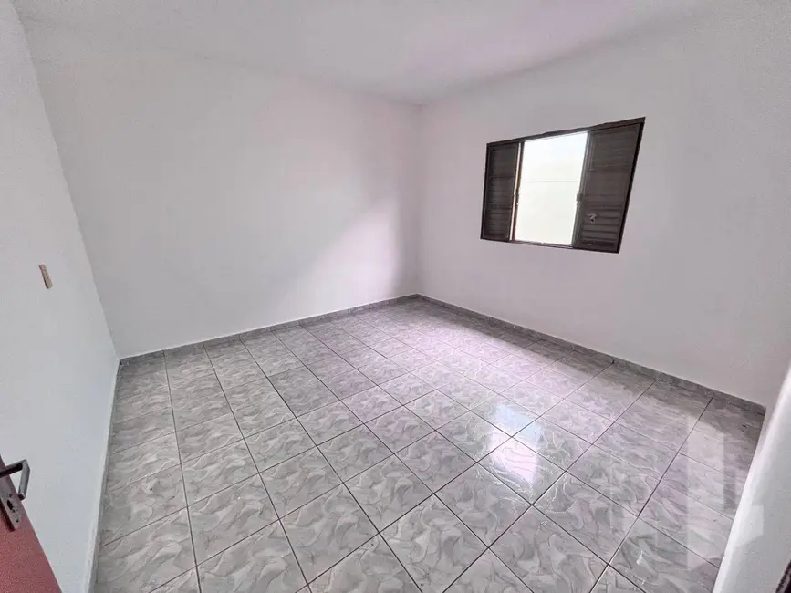 Foto 6 de Casa com 2 quartos para alugar, 145m2 em Jardim Cila de Lúcio Bauab, Jau - SP