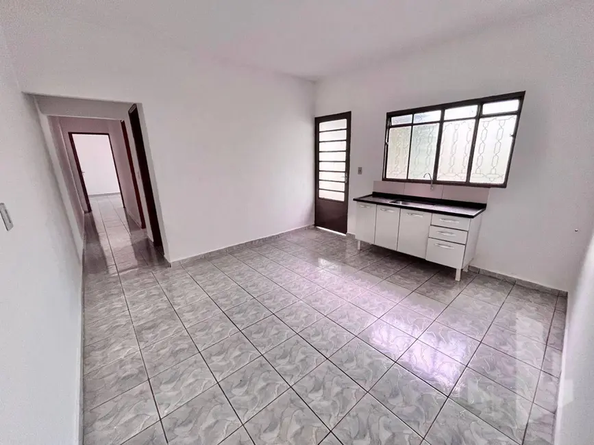 Foto 3 de Casa com 2 quartos para alugar, 145m2 em Jardim Cila de Lúcio Bauab, Jau - SP