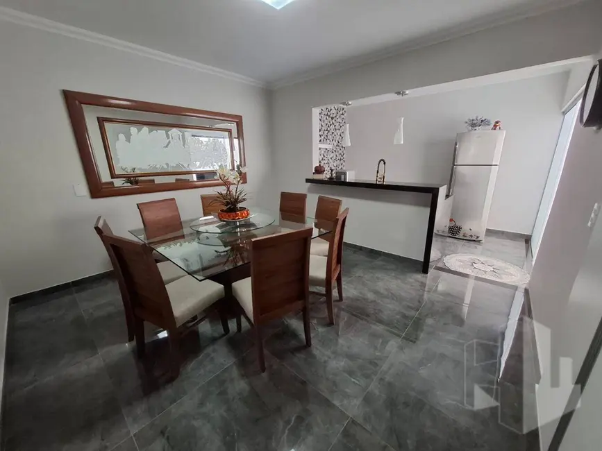 Foto 4 de Casa com 3 quartos à venda, 250m2 em Jardim Pires de Campos, Jau - SP