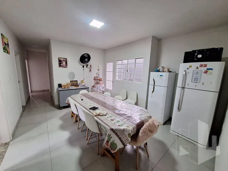 Foto 3 de Casa com 3 quartos à venda, 280m2 em Vila Brasil, Jau - SP