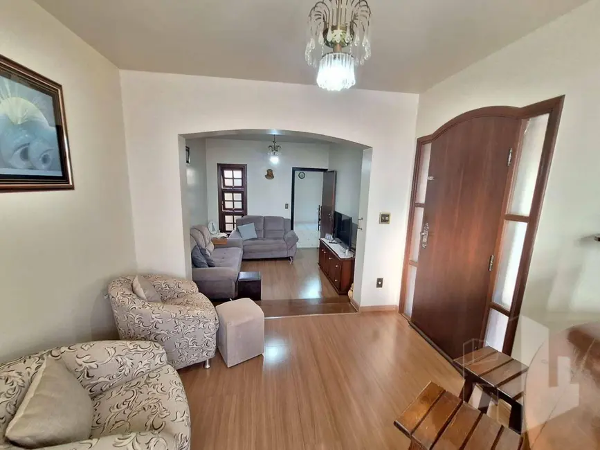 Foto 5 de Casa com 4 quartos à venda, 312m2 em Jardim Alvorada, Jau - SP