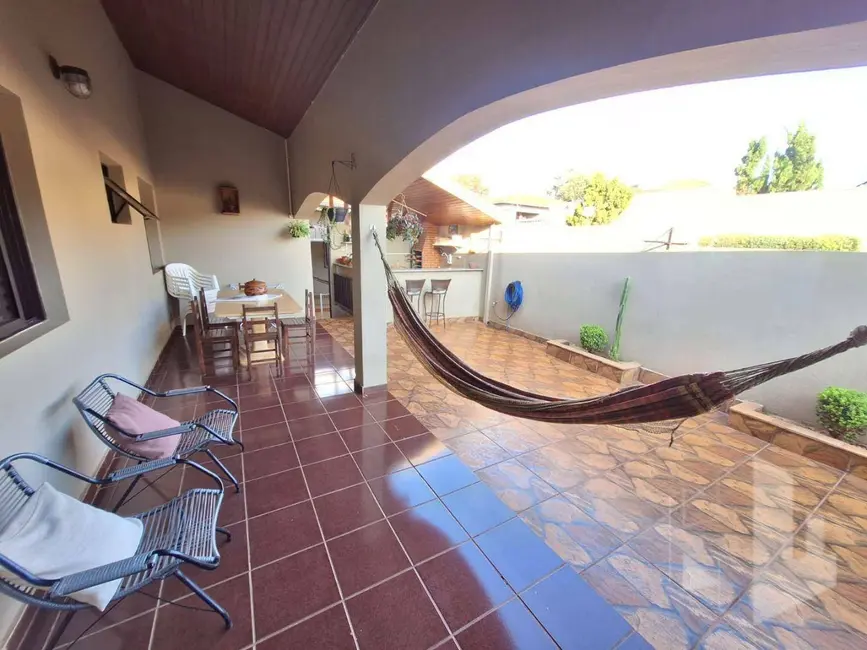 Foto 2 de Casa com 4 quartos à venda, 312m2 em Jardim Alvorada, Jau - SP