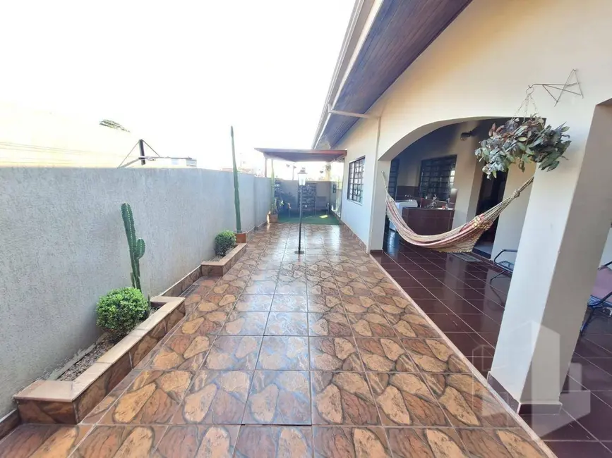 Foto 1 de Casa com 4 quartos à venda, 312m2 em Jardim Alvorada, Jau - SP