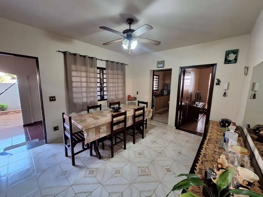 Foto 8 de Casa com 4 quartos à venda, 312m2 em Jardim Alvorada, Jau - SP